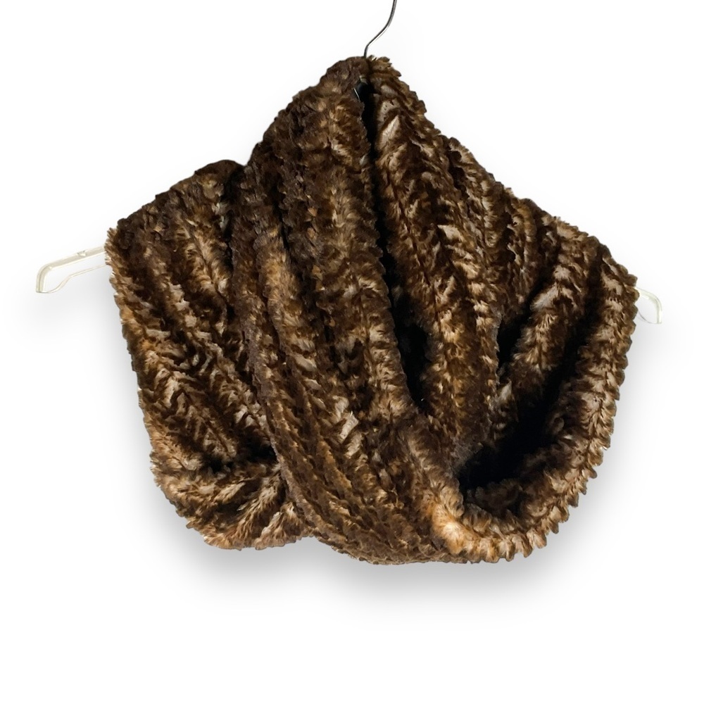Adrienne Landau Scarf Faux Fur Wrap Circle Brown Tan Soft Cozy Designer‎ Womens